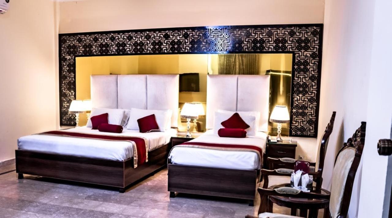 Rose Palace Hotel, Gulberg Лахор Экстерьер фото