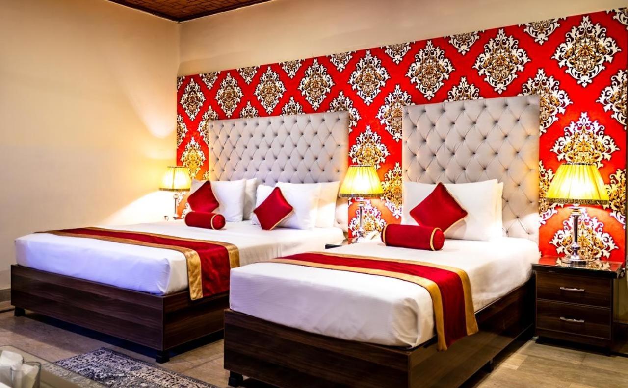 Rose Palace Hotel, Gulberg Лахор Экстерьер фото