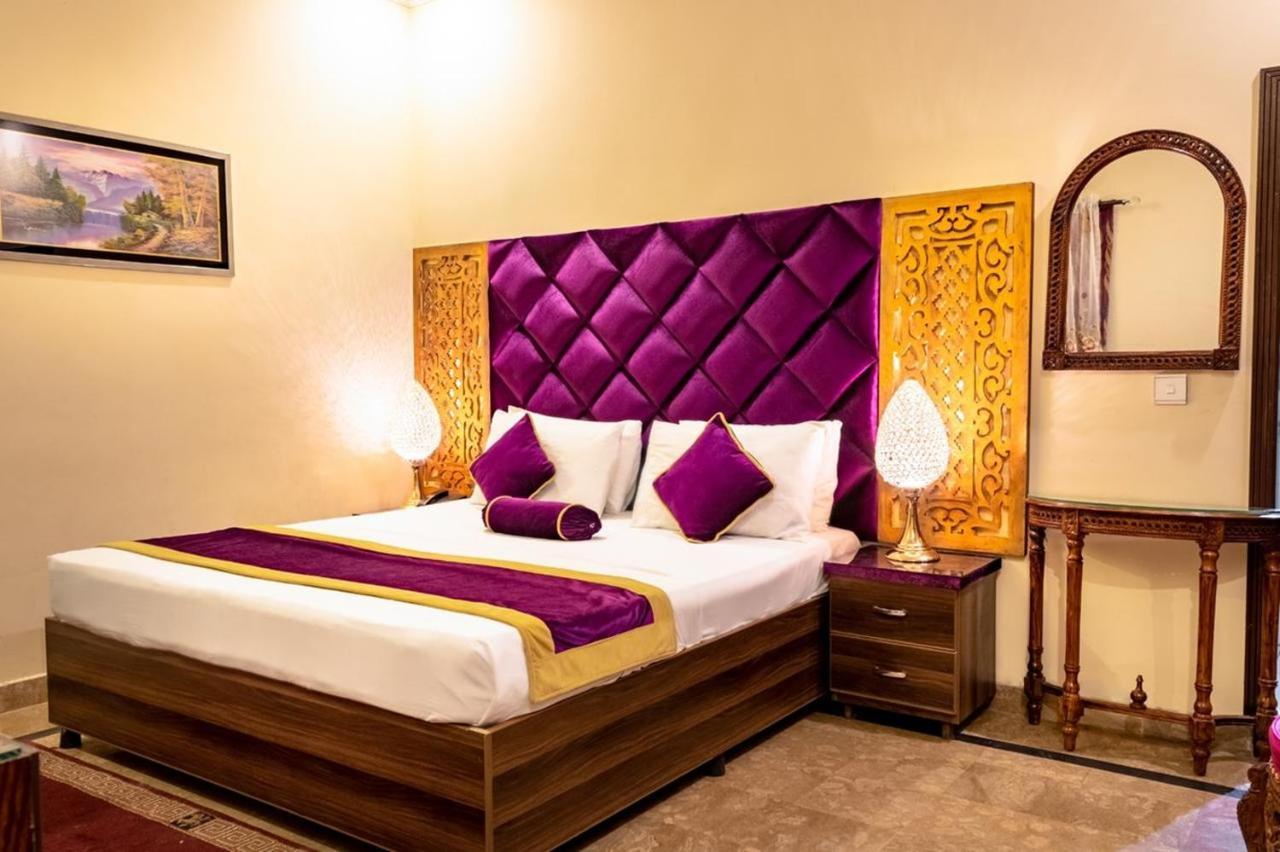 Rose Palace Hotel, Gulberg Лахор Экстерьер фото