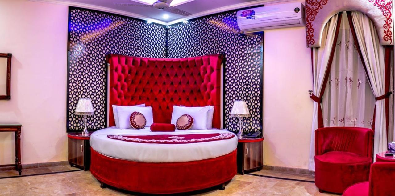 Rose Palace Hotel, Gulberg Лахор Экстерьер фото