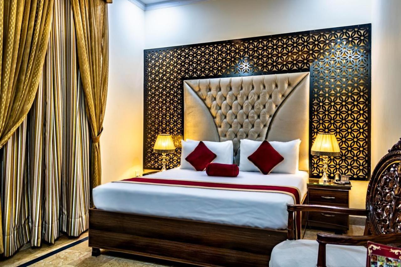 Rose Palace Hotel, Gulberg Лахор Экстерьер фото