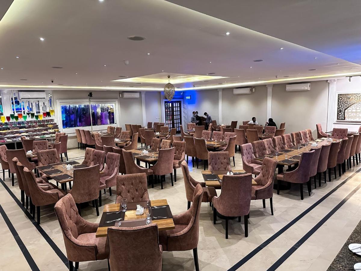 Rose Palace Hotel, Gulberg Лахор Экстерьер фото